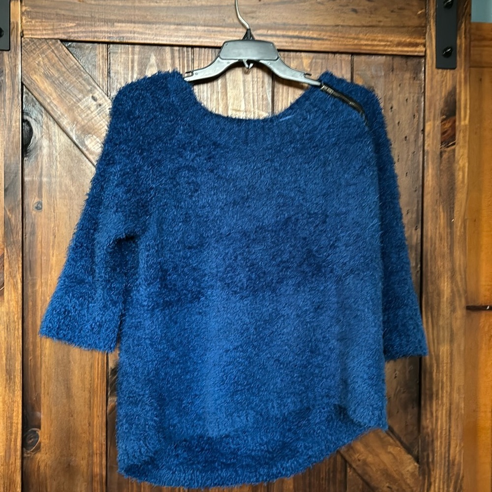 Xl blue sweater